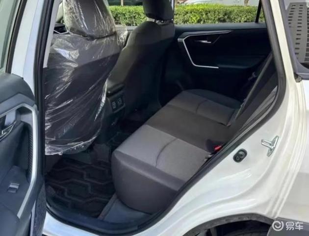 SUV“常青树”跌到10万出头,31天卖了16683辆,油耗最低5.1L