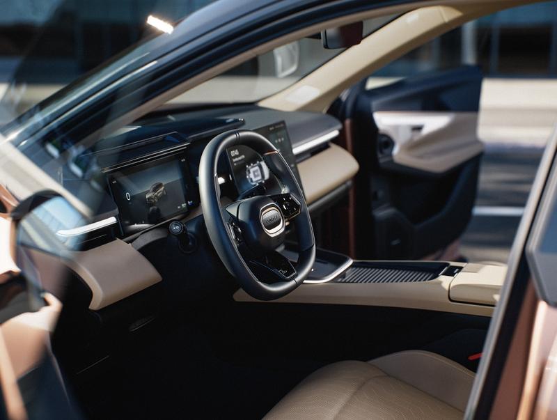 领克08 EM-P正式登陆欧洲 计划6月开启欧洲交付