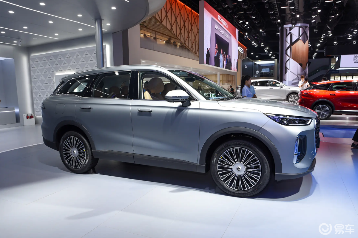 16万买家用SUV,瑞虎8L对比星越L,谁更实惠?