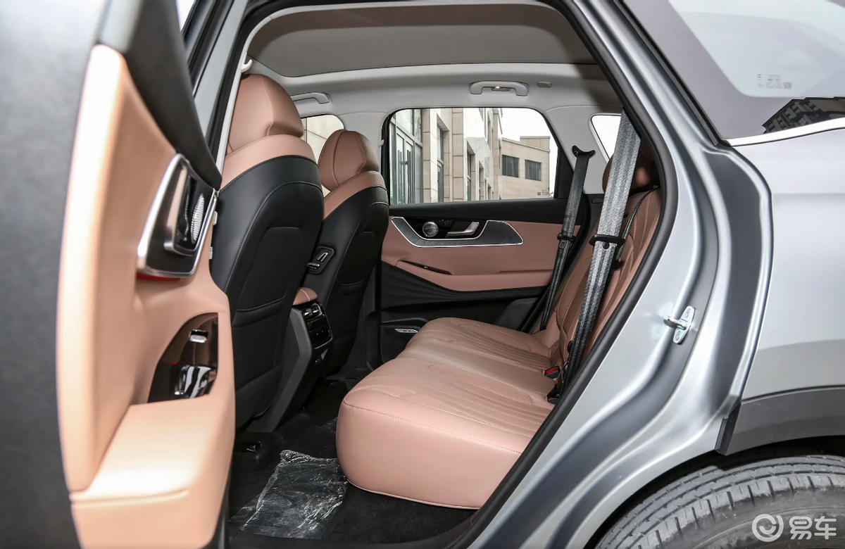 16万买家用SUV,瑞虎8L对比星越L,谁更实惠?