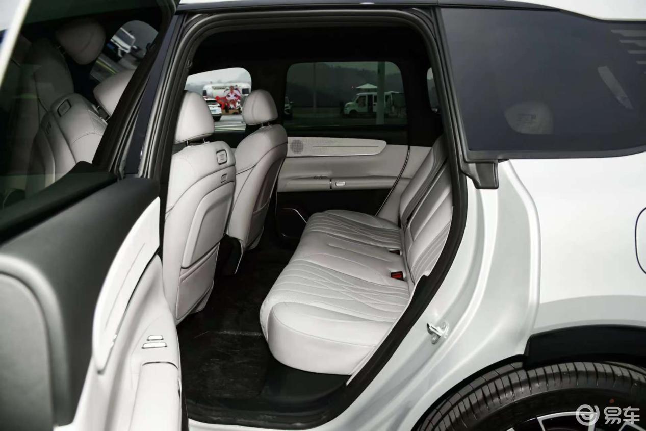 10多万预算,选宋PLUS DM-i还是长安启源Q07?