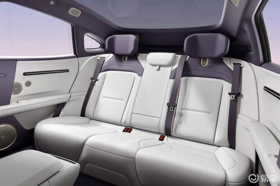 20万预算,想要高颜值+强动力,阿维塔06值不值得选?