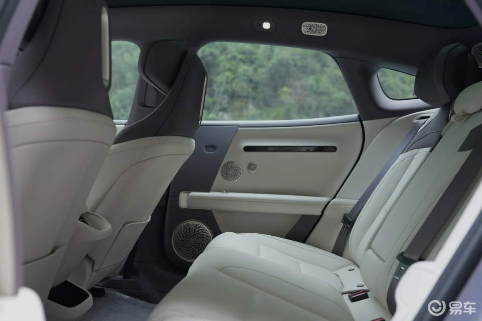 20万预算,想要高颜值+强动力,阿维塔06值不值得选?