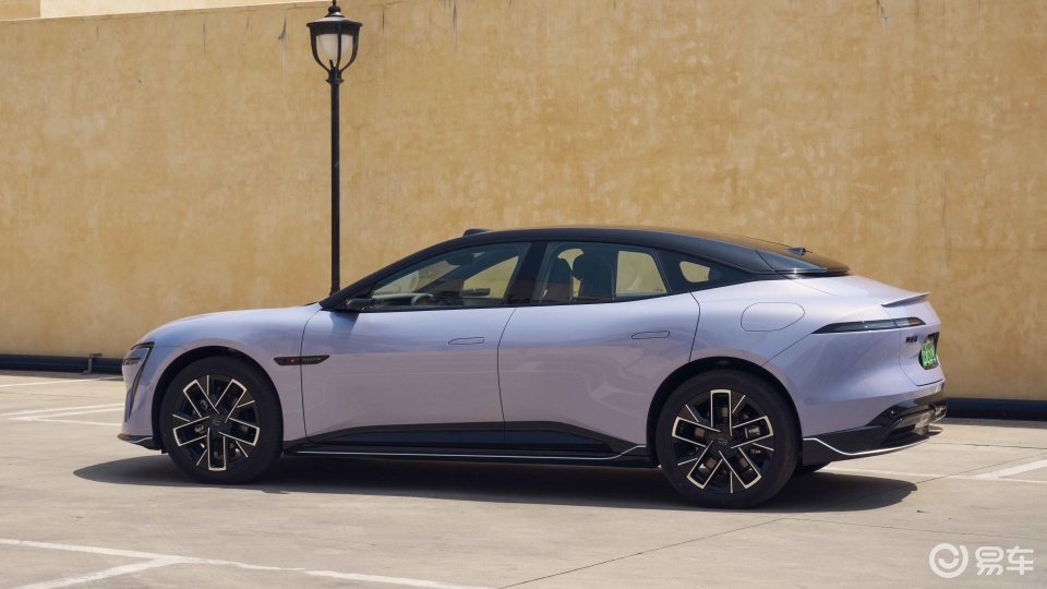 20万预算,想要高颜值+强动力,阿维塔06值不值得选?