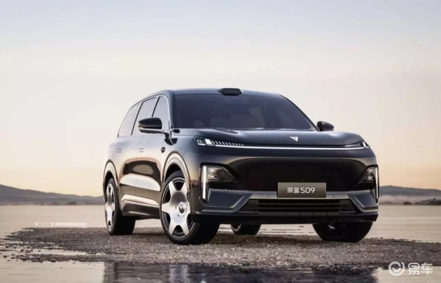 问界M8 vs 深蓝S09:谁的价值高出6万