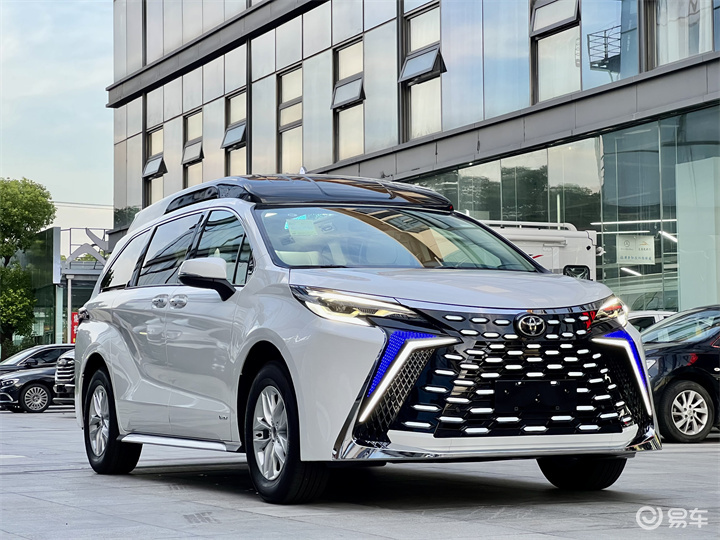 丰田赛那与格瑞维亚对比:高顶满配,哪个更适合你?