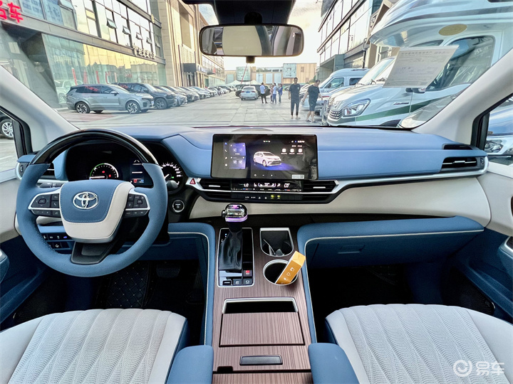 丰田赛那与格瑞维亚对比:高顶满配,哪个更适合你?