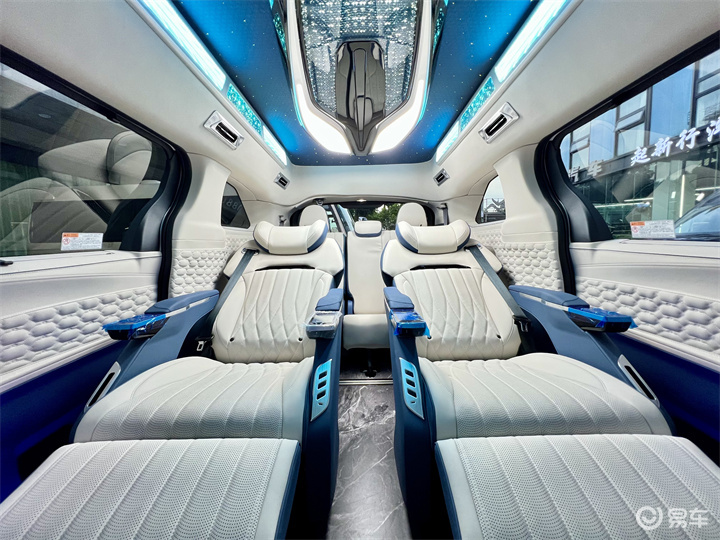 丰田赛那与格瑞维亚对比:高顶满配,哪个更适合你?