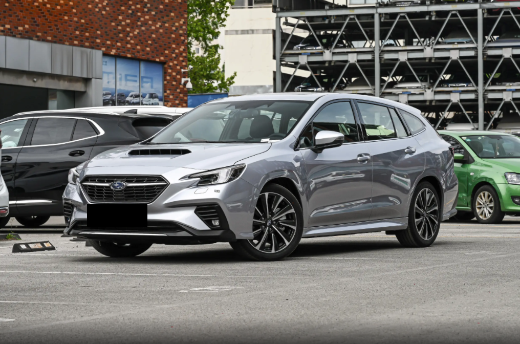 外观时尚运动，配CVT无级变速箱，这车上市