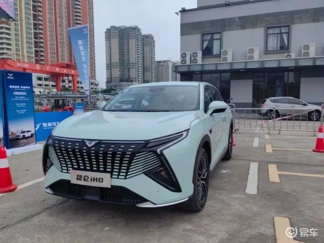 五粮液大手笔推出新车,订单超8K辆,特色车标亮眼