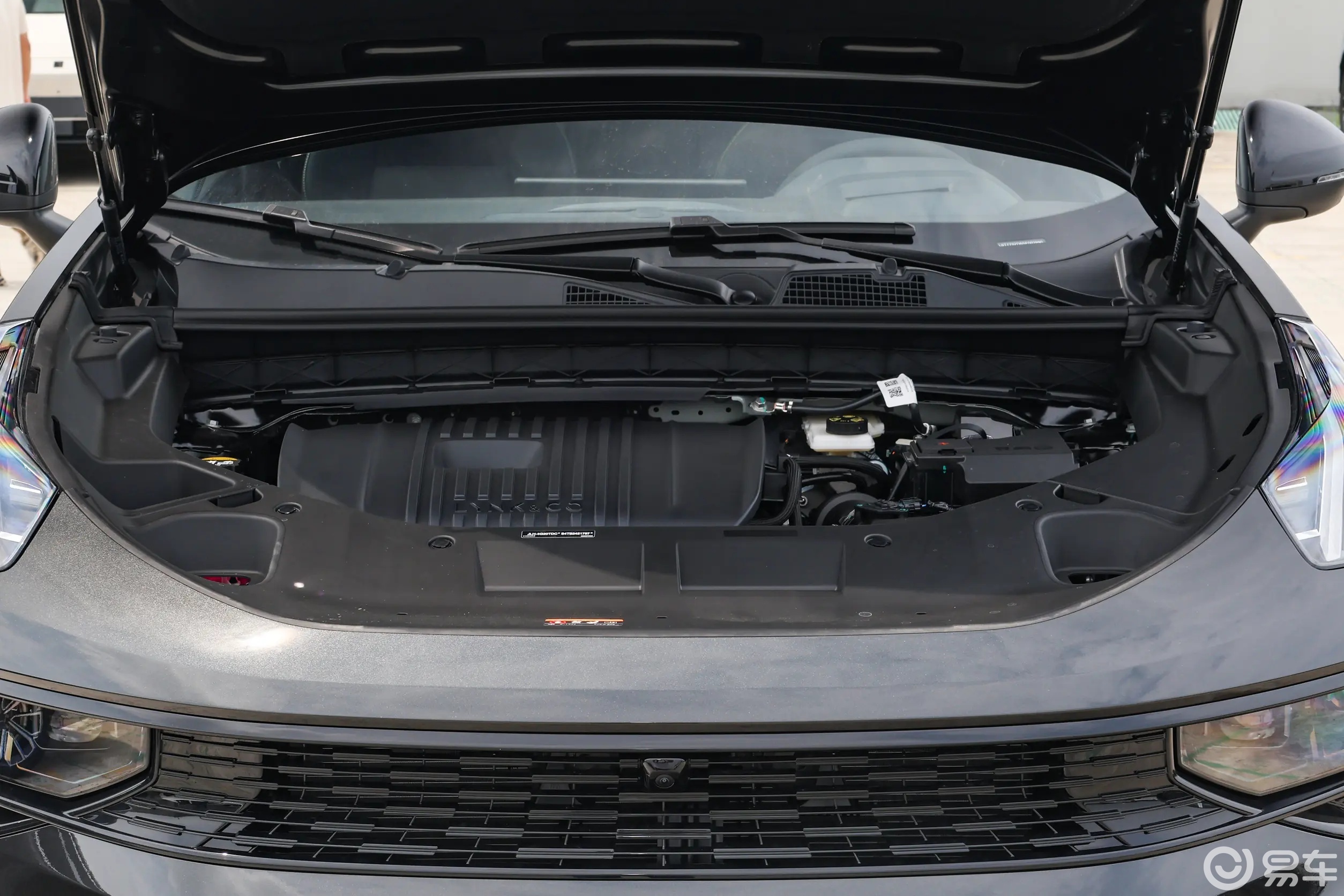 领克01焕新版对比途岳锐享版,紧凑型SUV怎么选?