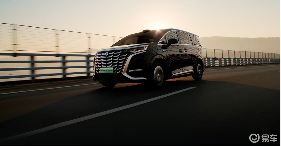 高端MPV选车难?相比腾势D9,现在岚图梦想家更适合入手