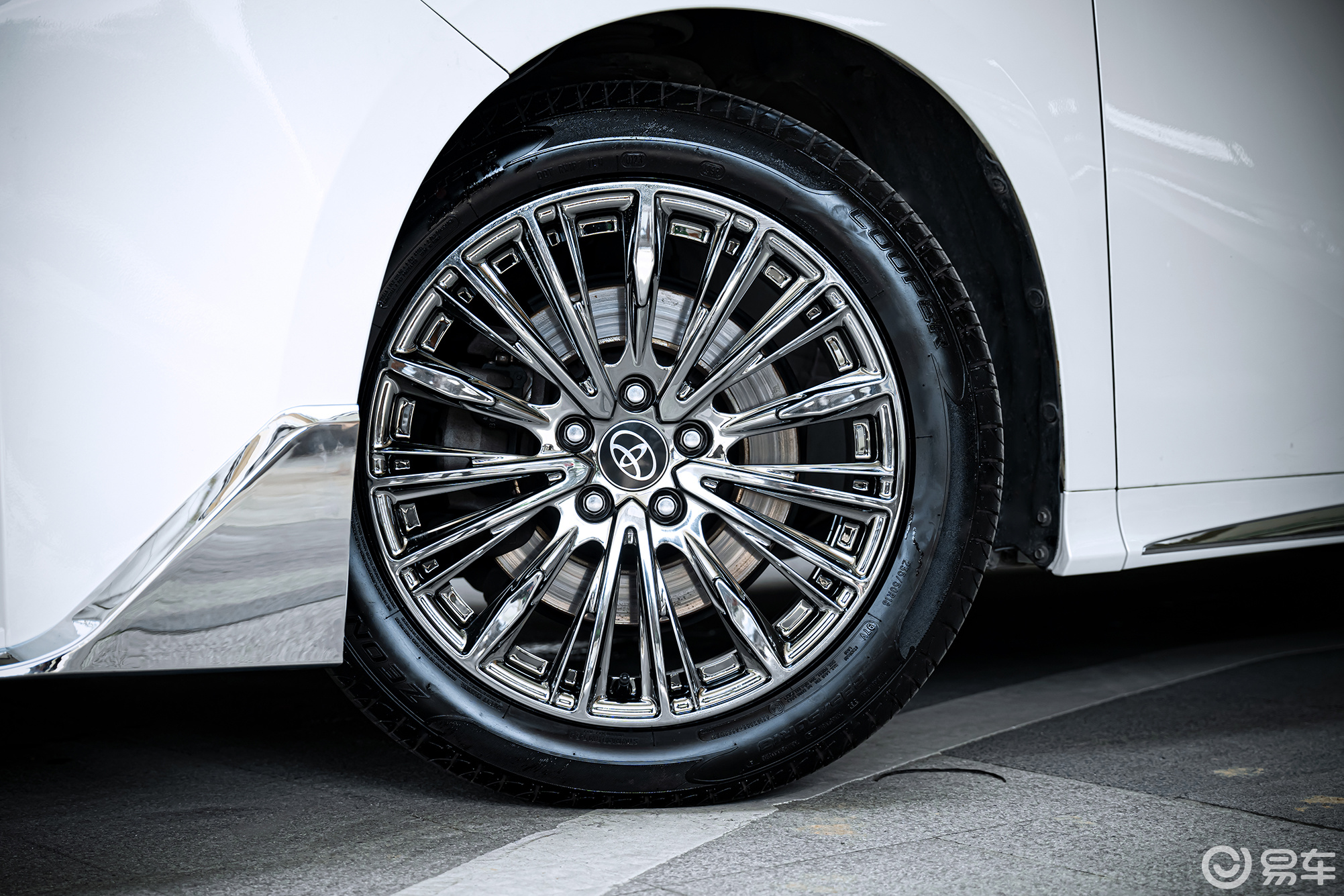 丰田埃尔法 30 系改装 | 世纪鹰包围,豪华气场封神!