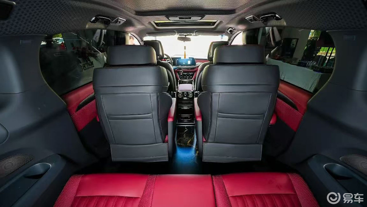 别克 GL8 波尔多红内饰改装:重塑豪华 MPV 新范式