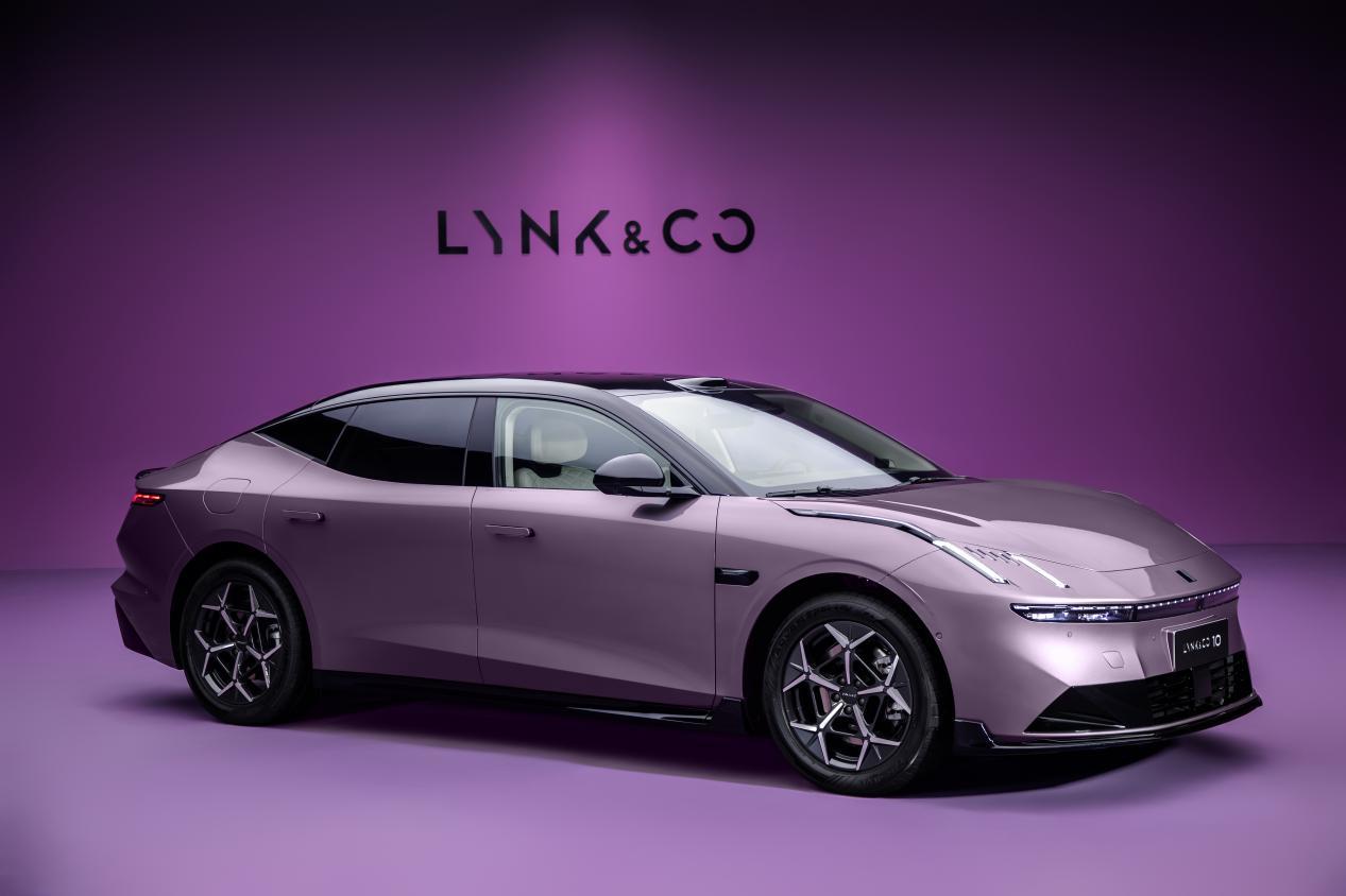 跨越期待的高端混动之旅,领克10EM-P首秀开启价值征程