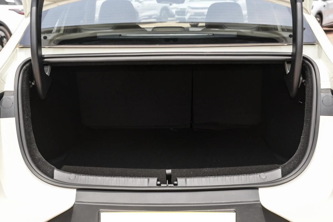 央企背书的长安启源A07不止定位比秦L EV高一级