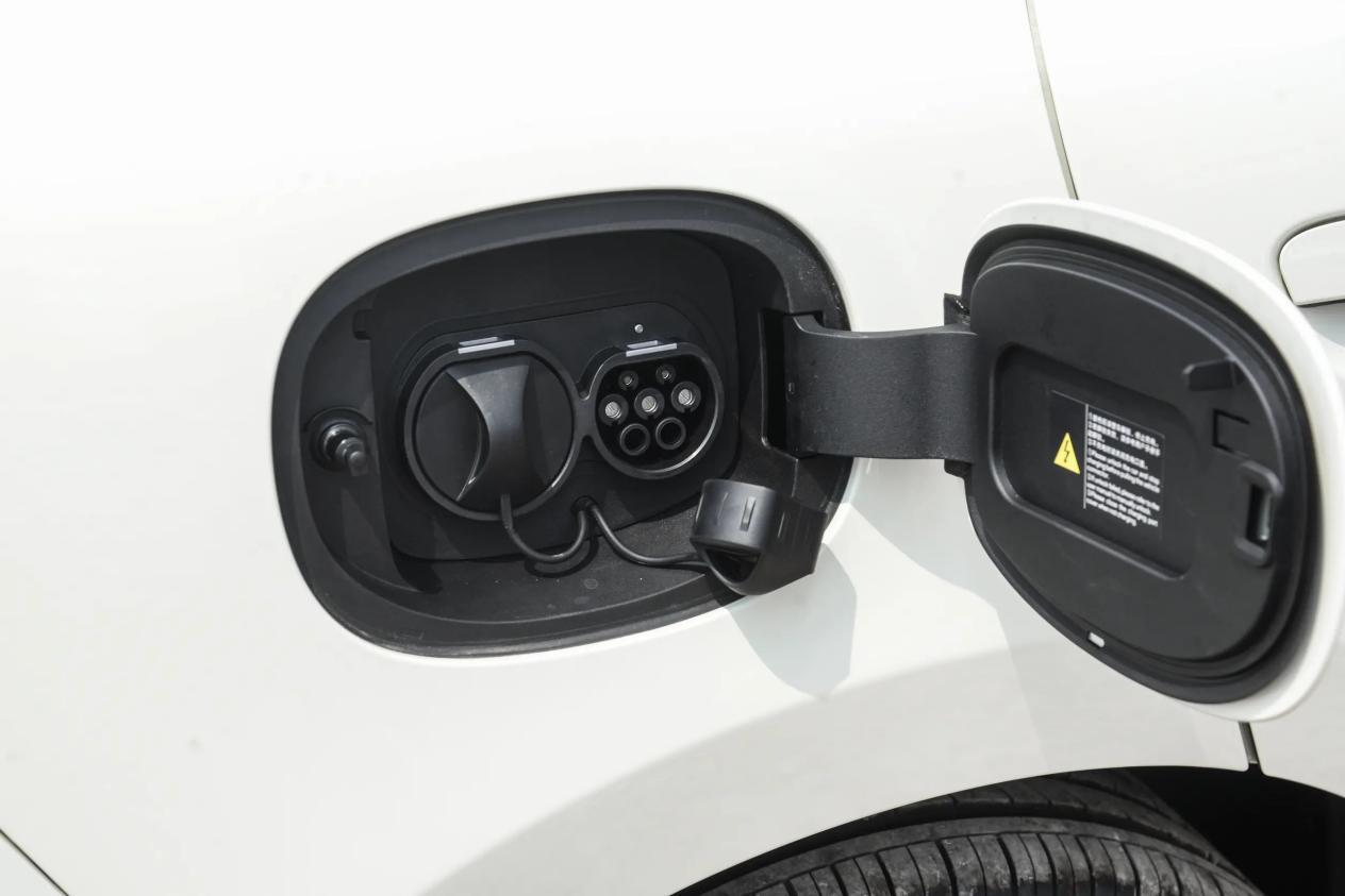 央企背书的长安启源A07不止定位比秦L EV高一级