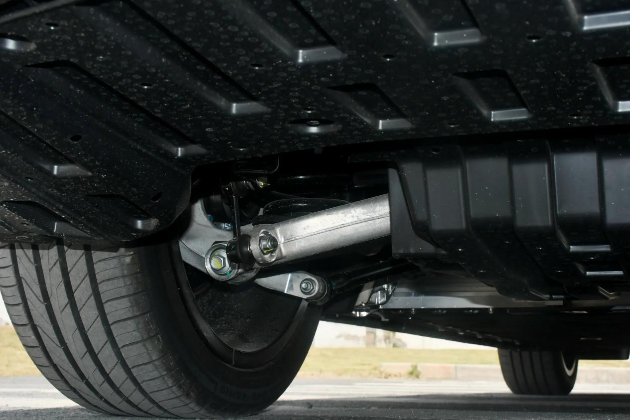 央企背书的长安启源A07不止定位比秦L EV高一级