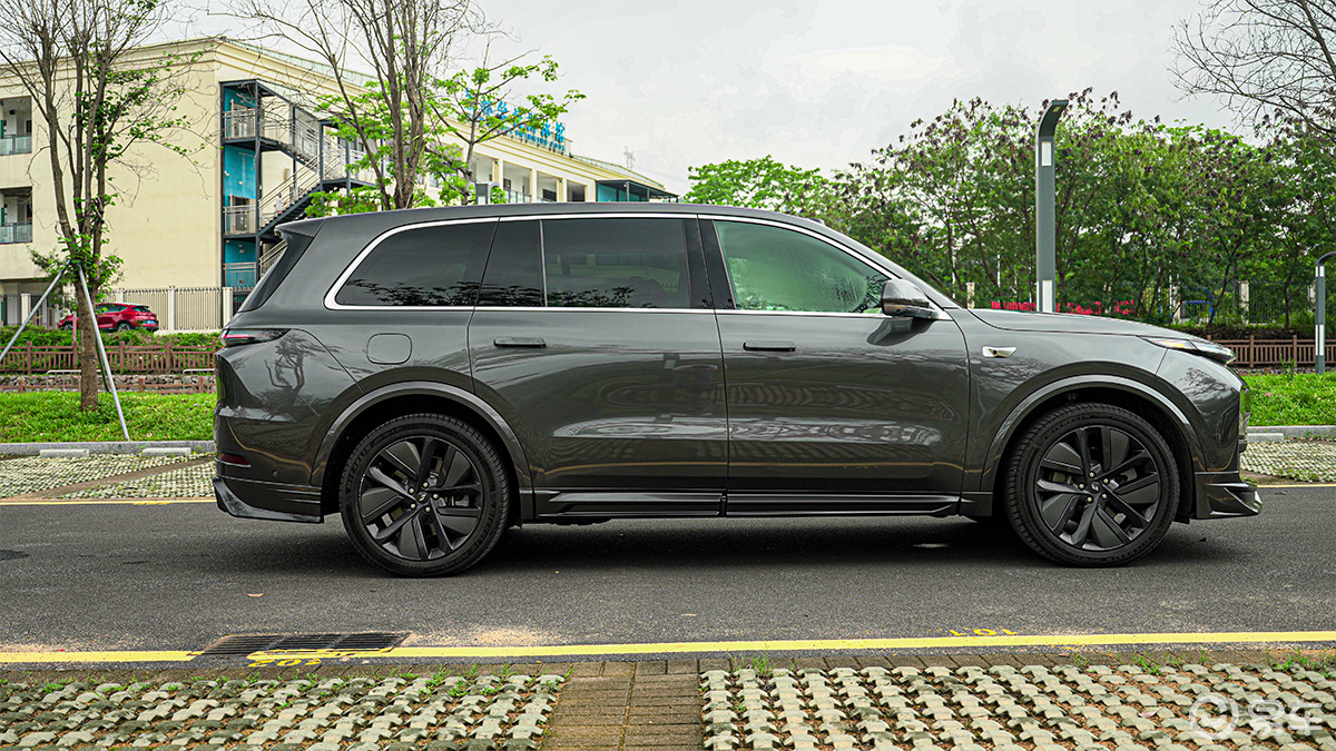 解构理想 L9 的美学:小包围改装重塑旅途惊艳的流动诗篇