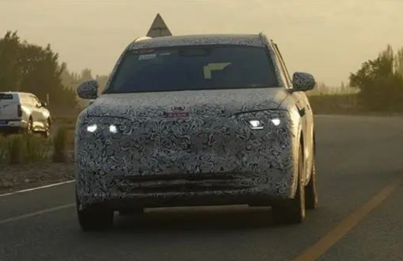 新问界新车谍照曝光,M8+M9缝合怪?