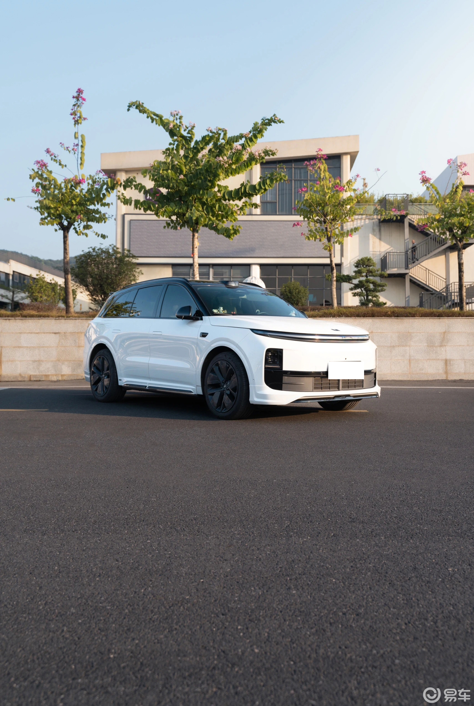 理想 L6 改装 | 珍珠白幻夜包围，颜值战力双飙升