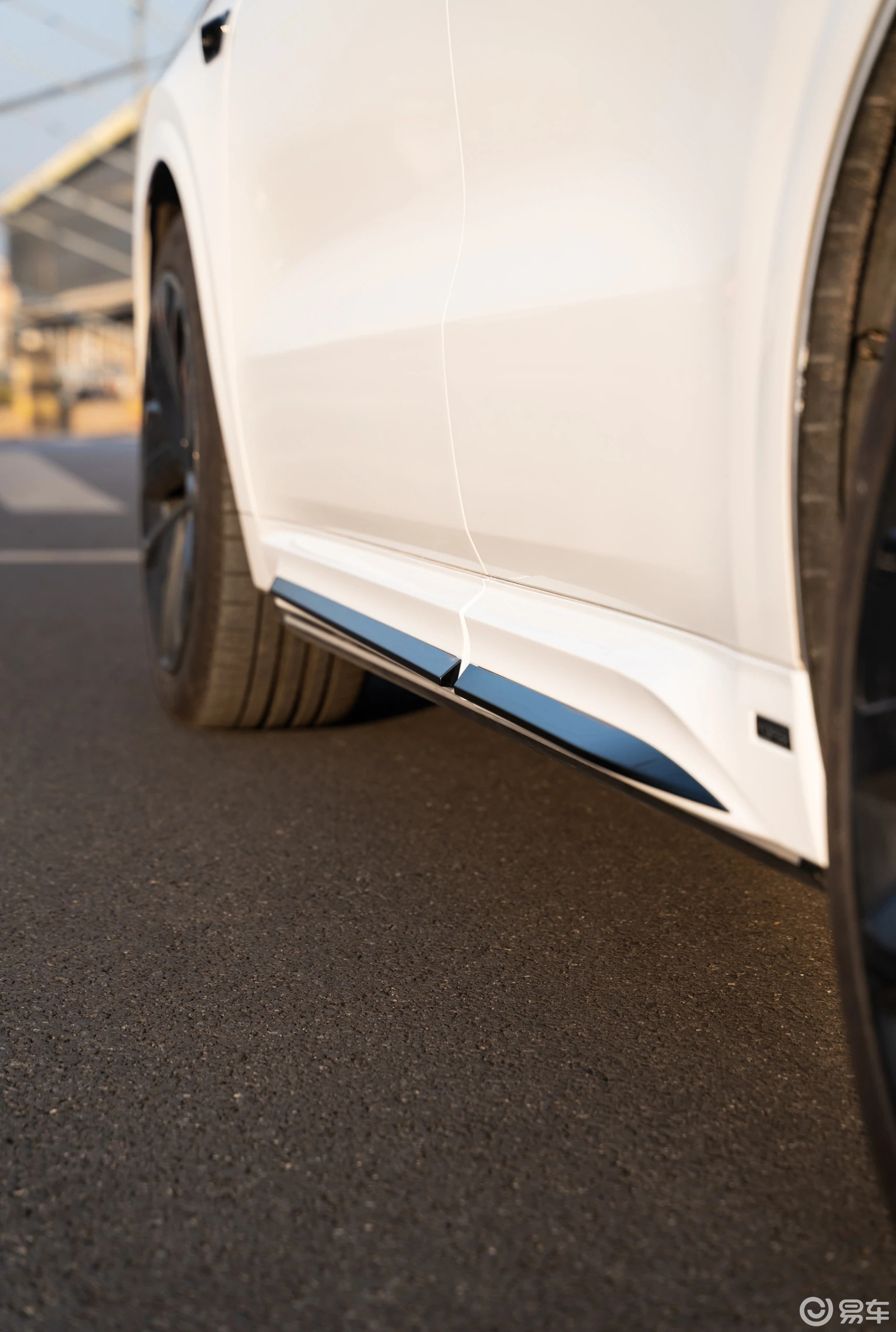 理想 L6 改装 | 珍珠白幻夜包围,颜值战力双飙升