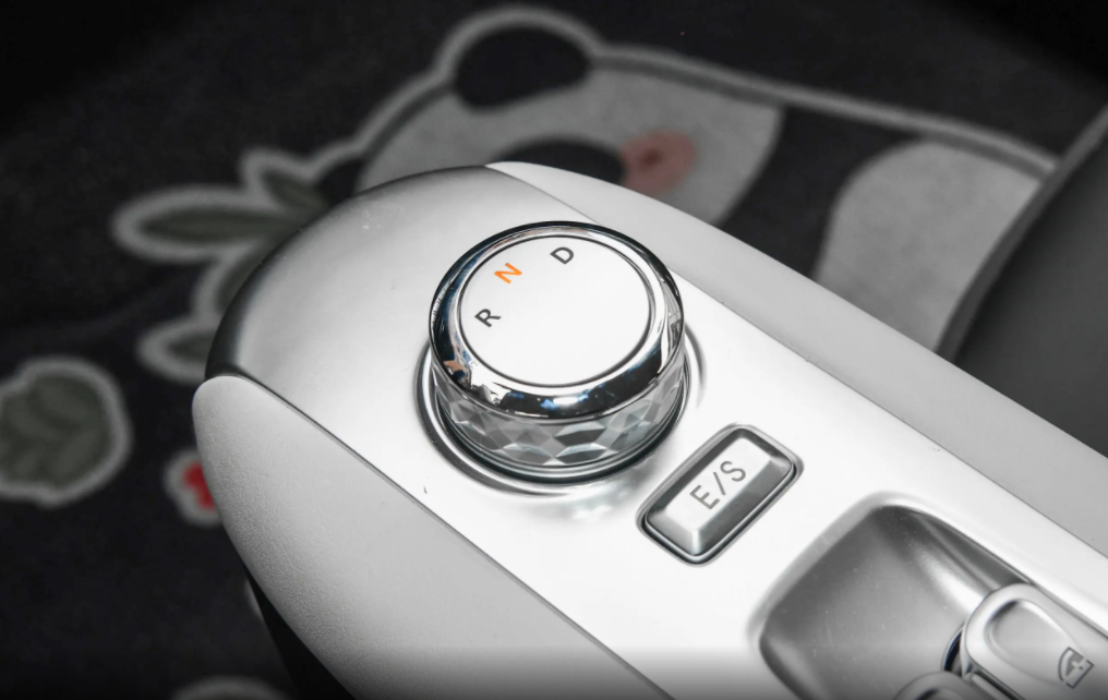 代步能力出众,售价仅4.49万起,这车家用正合适