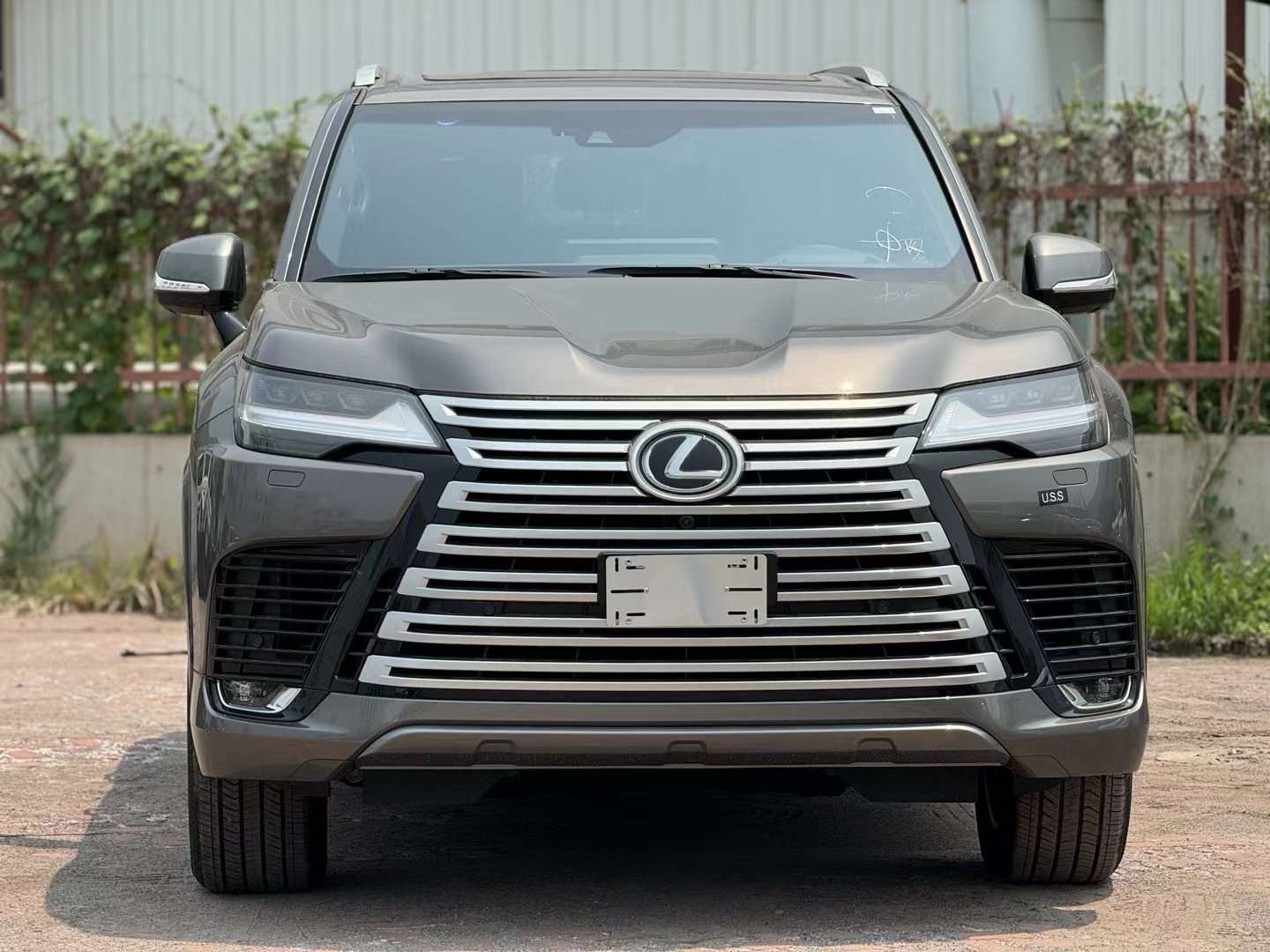 雷克萨斯LX加版越野车丐版最新报价