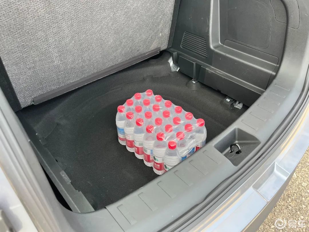 10万出头买顶配合资SUV,竟有YU7同款功能?