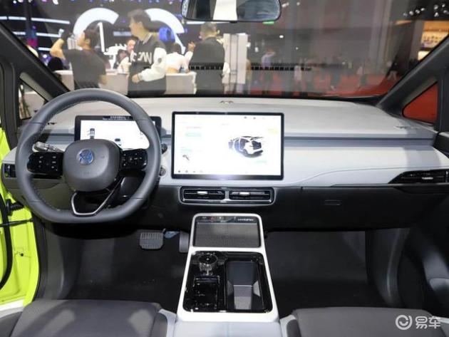 Z03:智能科技加持,畅享纯电出行乐趣