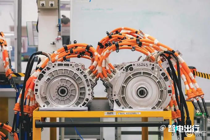 奔驰AMG超级SUV测试曝光!1341马力超法拉利