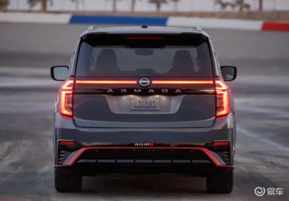 配9AT+红色战袍!全新途乐Nismo离地间隙244mm