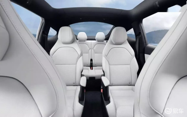 比较Model Y L与理想i8 6座版,价格差800元,如何选择