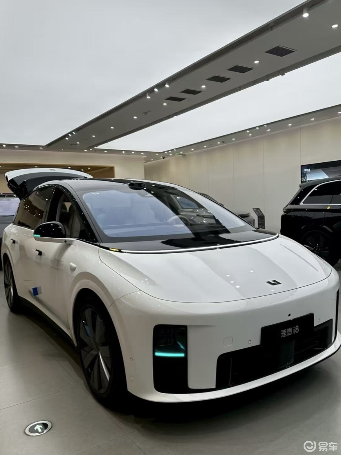 首次购车:通勤 + 出游刚需,对比 3 款车选了 ES6