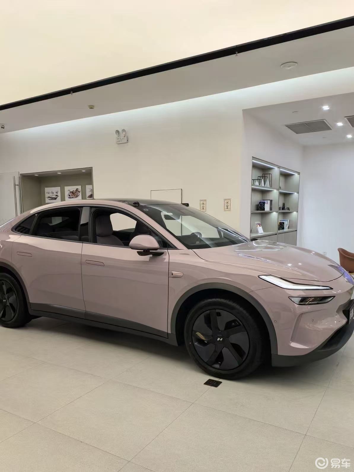 首次购车:通勤 + 出游刚需,对比 3 款车选了 ES6