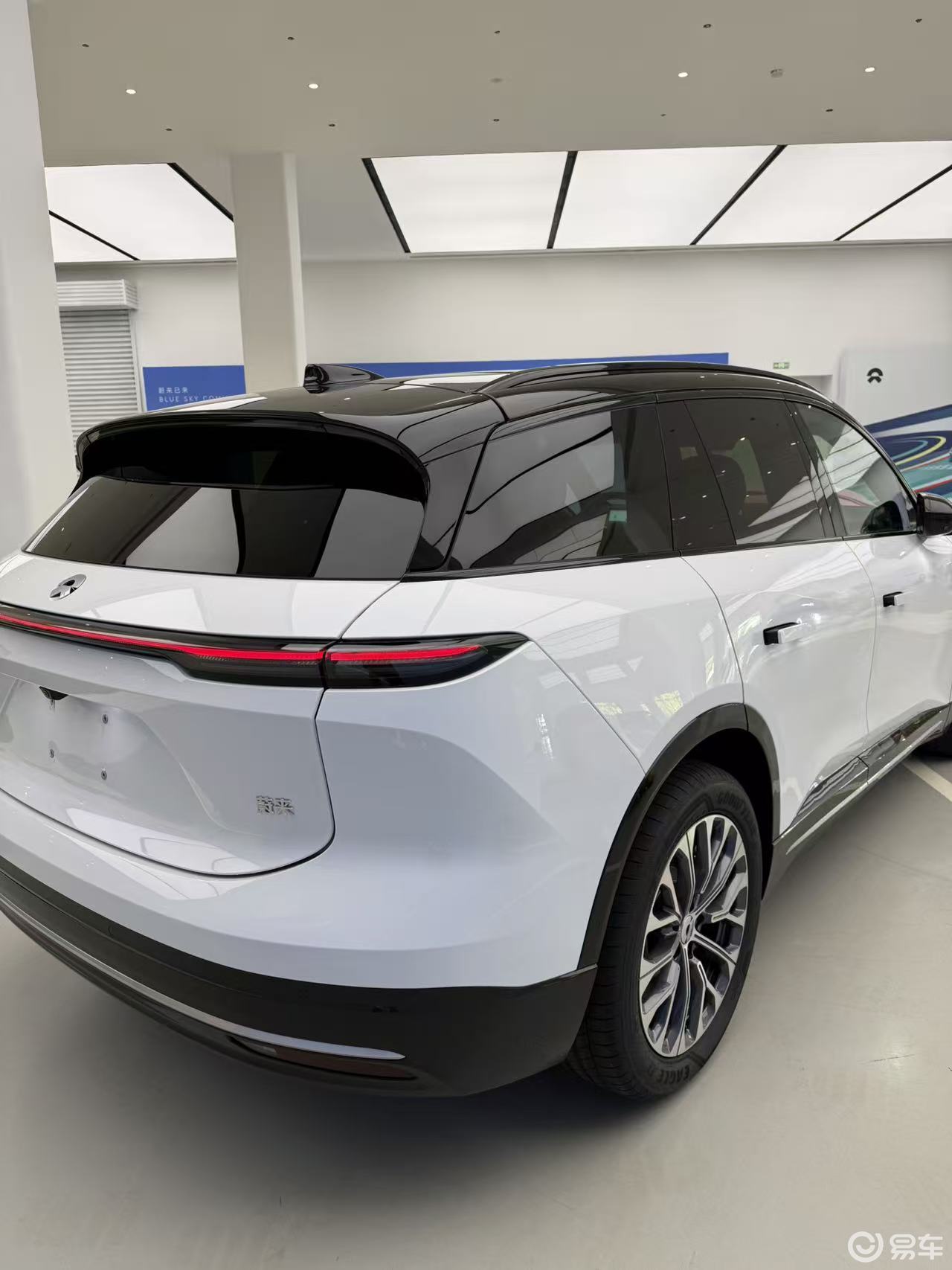 首次购车:通勤 + 出游刚需,对比 3 款车选了 ES6