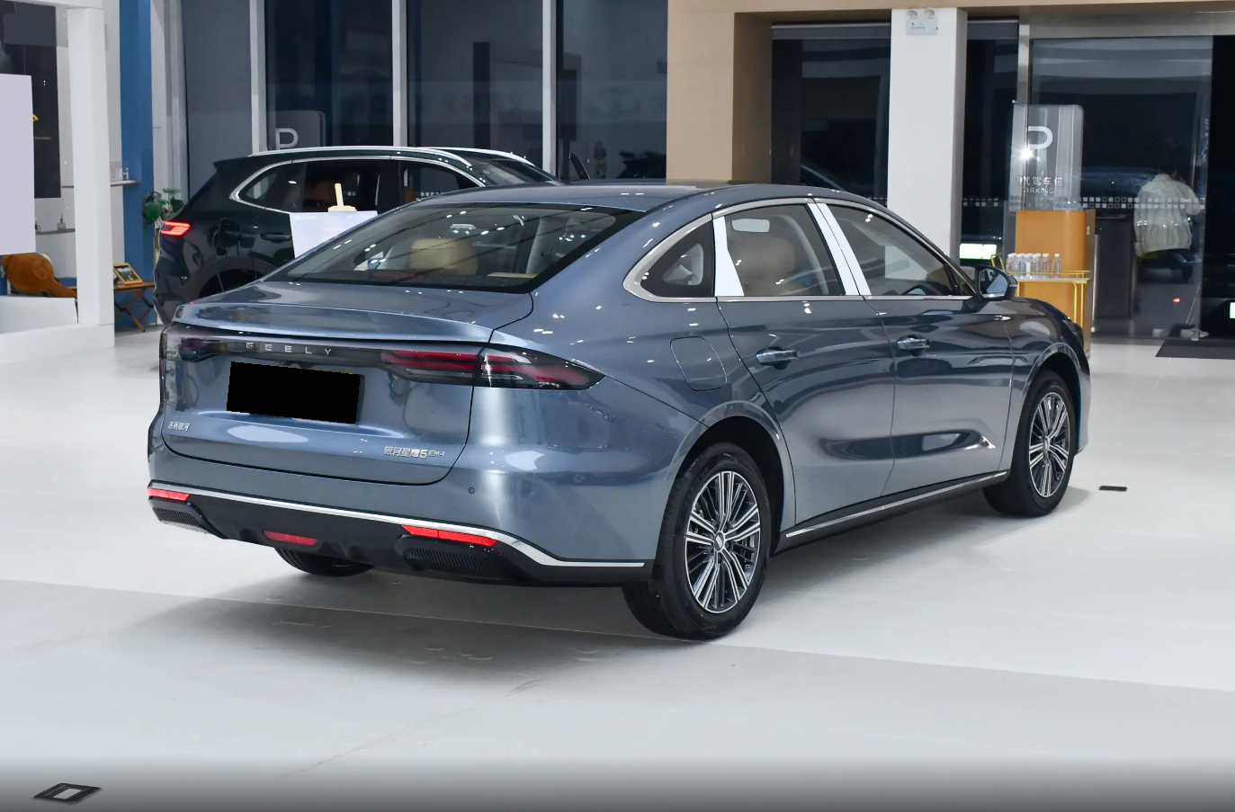 十万出头的家用车怎么选?看过秦PLUS,银河星耀6也不差