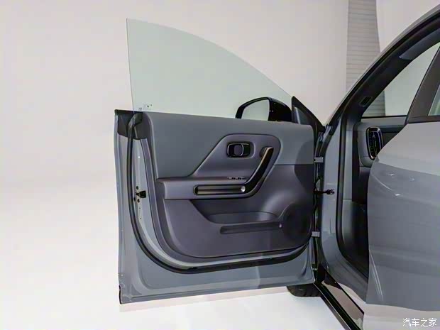 限时售9.28万起 零跑Lafa5正式上市 中国版“电动高尔夫”来了!