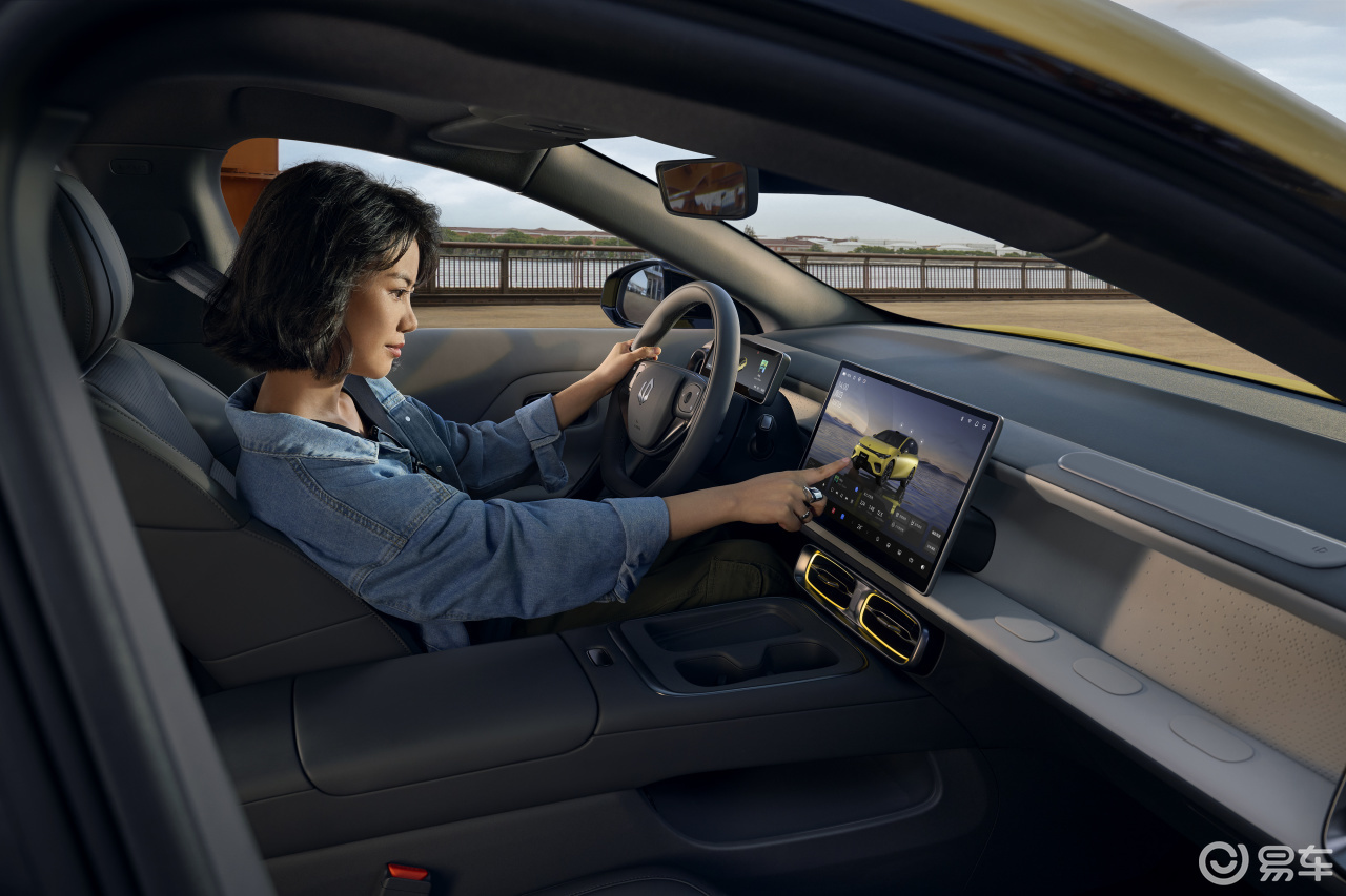 10.58万起预售!纯电轿跑也“卷”起,Z世代个性选择