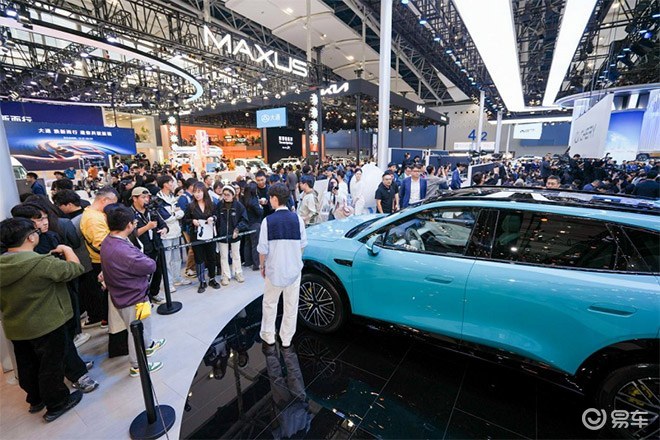 风云T9L亮相引爆关注：广州车展成焦点，棚拍预演东方美学