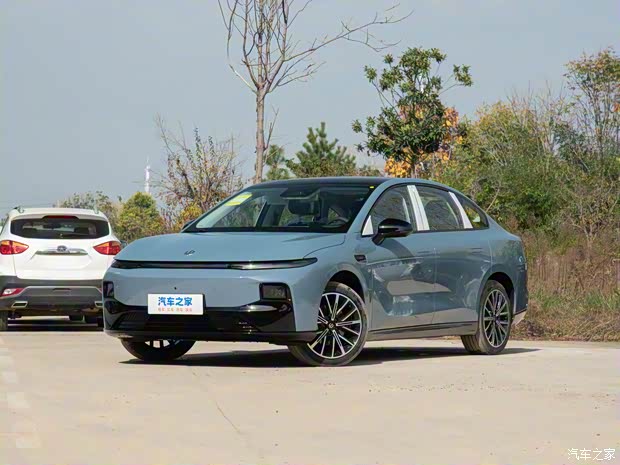 限时售9.28万起 零跑Lafa5正式上市 中国版“电动高尔夫”来了!