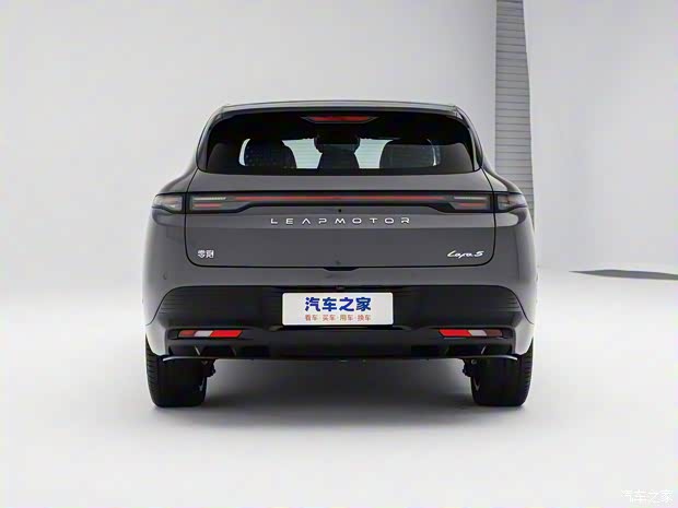 限时售9.28万起 零跑Lafa5正式上市 中国版“电动高尔夫”来了!