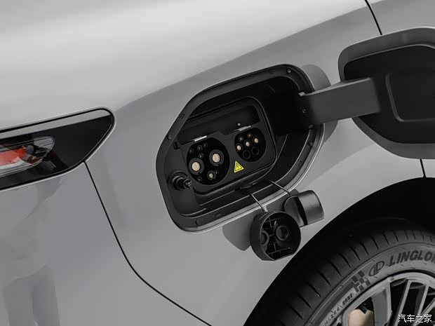 限时售9.28万起 零跑Lafa5正式上市 中国版“电动高尔夫”来了!