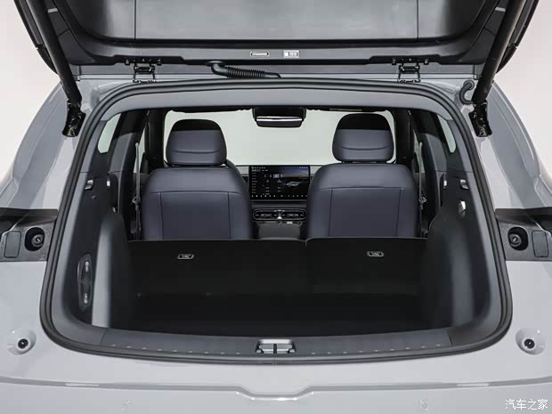 限时售9.28万起 零跑Lafa5正式上市 中国版“电动高尔夫”来了!