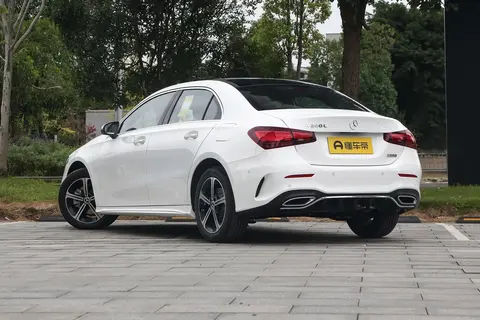13 万起的奔驰入门级轿车！奔驰 A 级购车指南