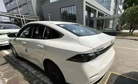 全新一代日产轩逸即将上市，外观很漂亮，配1-6L动力+CVT变速箱