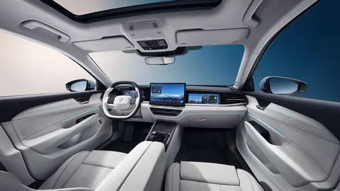 帕萨特还是太权威，你以为油车凉了？它一年狂卖24万！