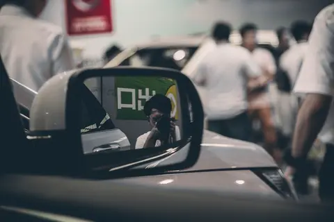 特斯拉FSD买断还是订阅？马斯克一句话，车主彻底纠结了！